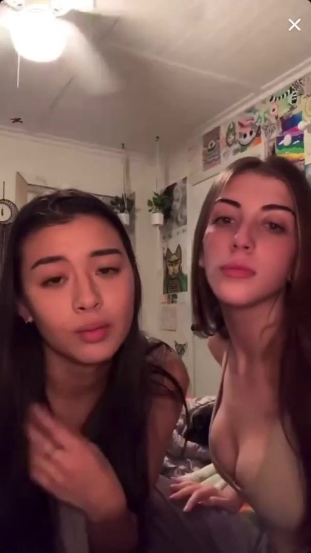 Lesbians Kissing Lesbian TikTok Porn By Qwertyiop123 Porn