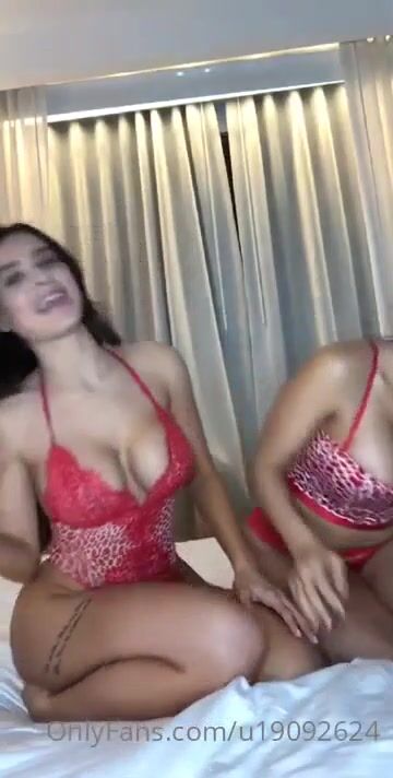 LANA RHOADES WITH LENA THE PLUG