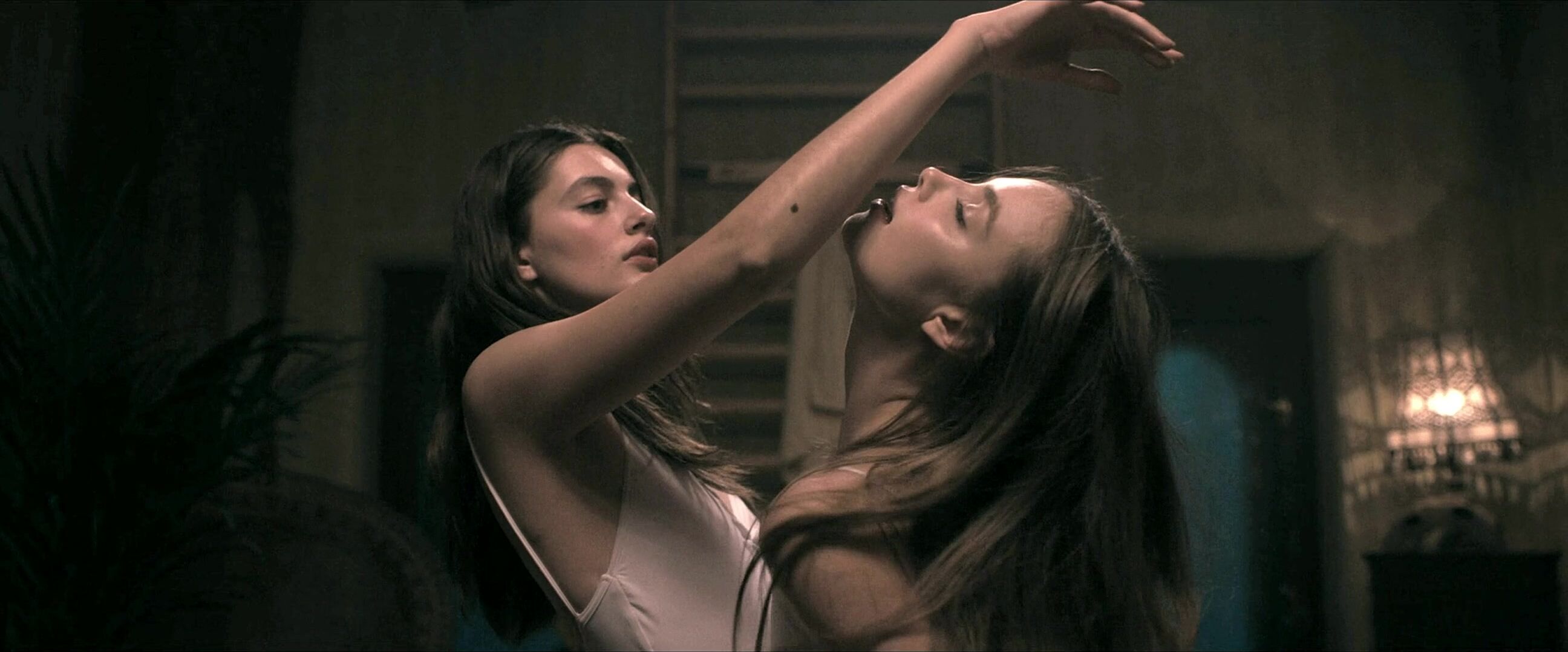 Kristine Froseth & Diana Silvers in Birds of Paradise (2021)