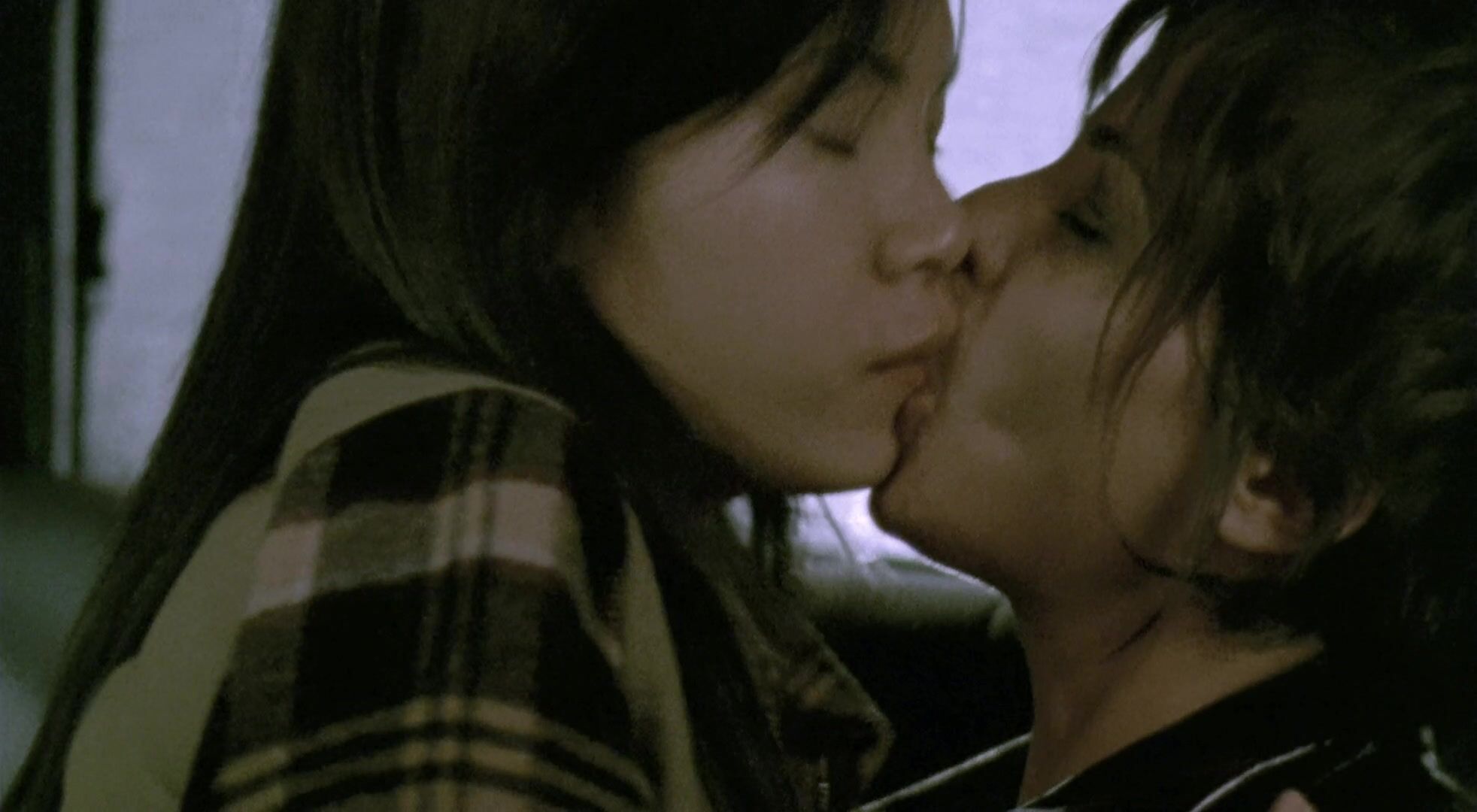 Stephanie Szostak & An Nguyen in Une aventure New-Yorkaise aka A NY Thing (2009)