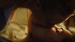 Lesbian Plot: Megan Fox and Amanda Seyfried In Jennifer’s Body #2