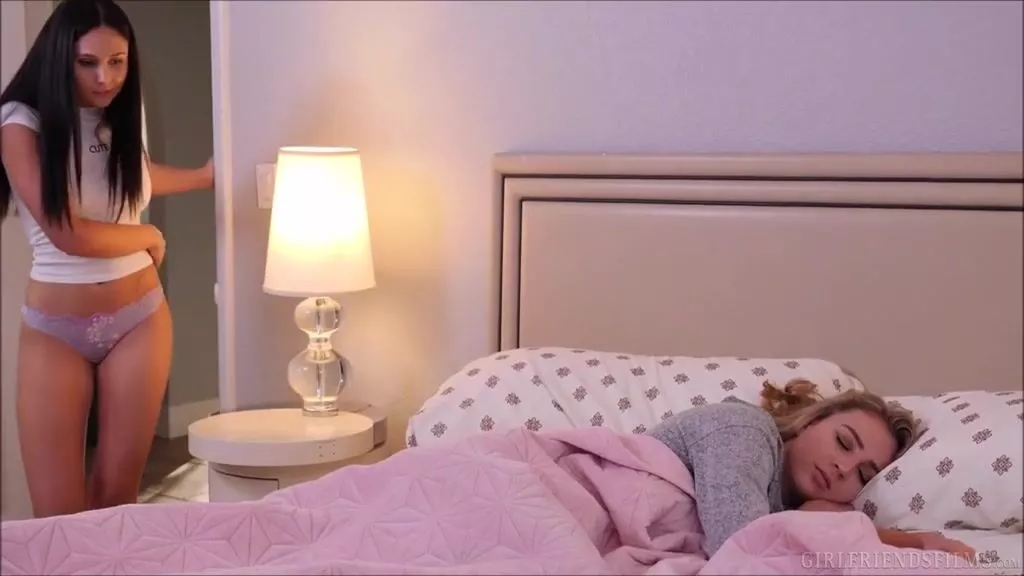 Ariana Marie & Zoey Taylor - Cheer Squad Slumber Party