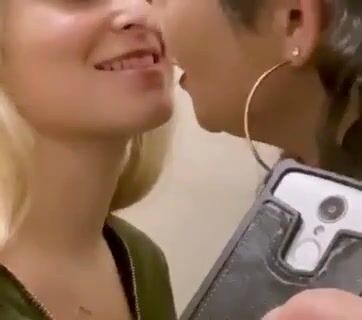 [F nothing’s better than girls making out