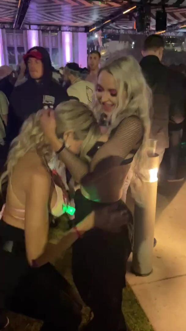 I love raving with her
