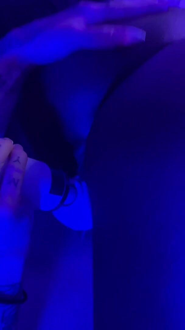Making my friend cum with my toy