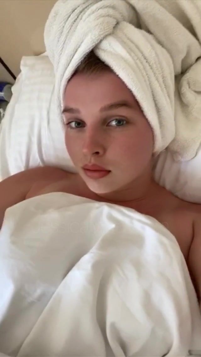 My tits out❤️