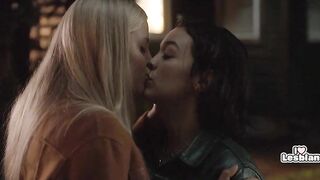 ilovelesbians: Renee Rapp & Midori Francis (The Sex Lives of College Girls - s01e05) #2