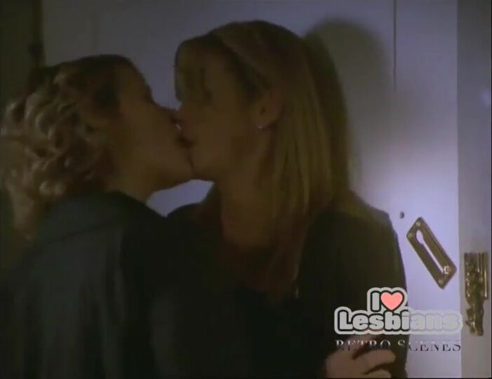 Retro Scenes: Kate Capshaw & Elle Macpherson - Scene #4 - "A Girl Thing" (2001)