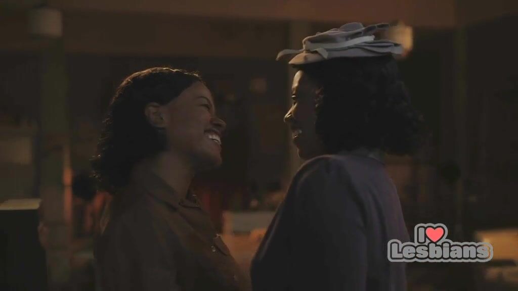 Chante Adams & Marinda Anderson (A League Of Their Own - s01e02) *NO MUSIC*