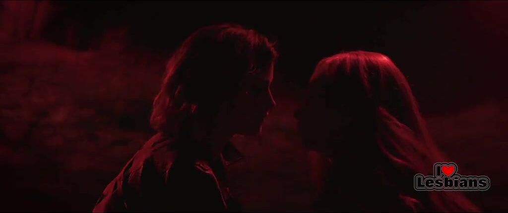 Stefanie Martini & Molly Windsor (Make Up) *NO MUSIC*